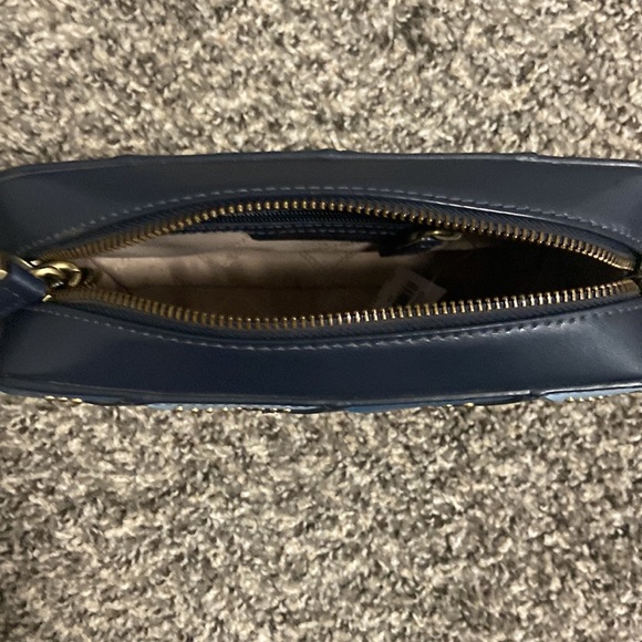 Micheal Kors Crossover Bag - Picture 7 of 9